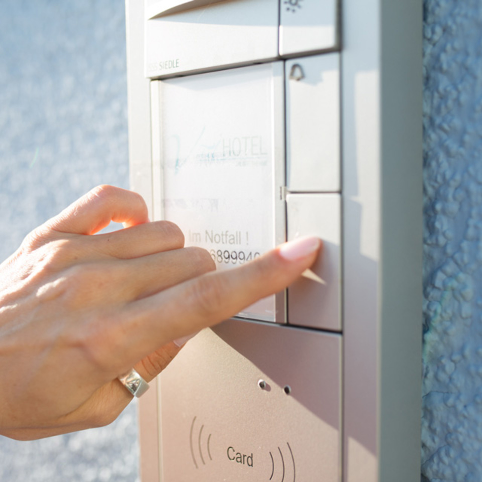 Sprech­anlagen bei Elektrotechnik Asche GmbH in Magdeburg